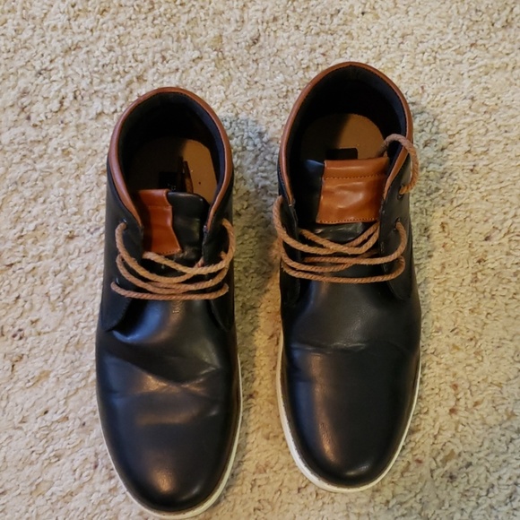 Shoes - Picture 3 of 4